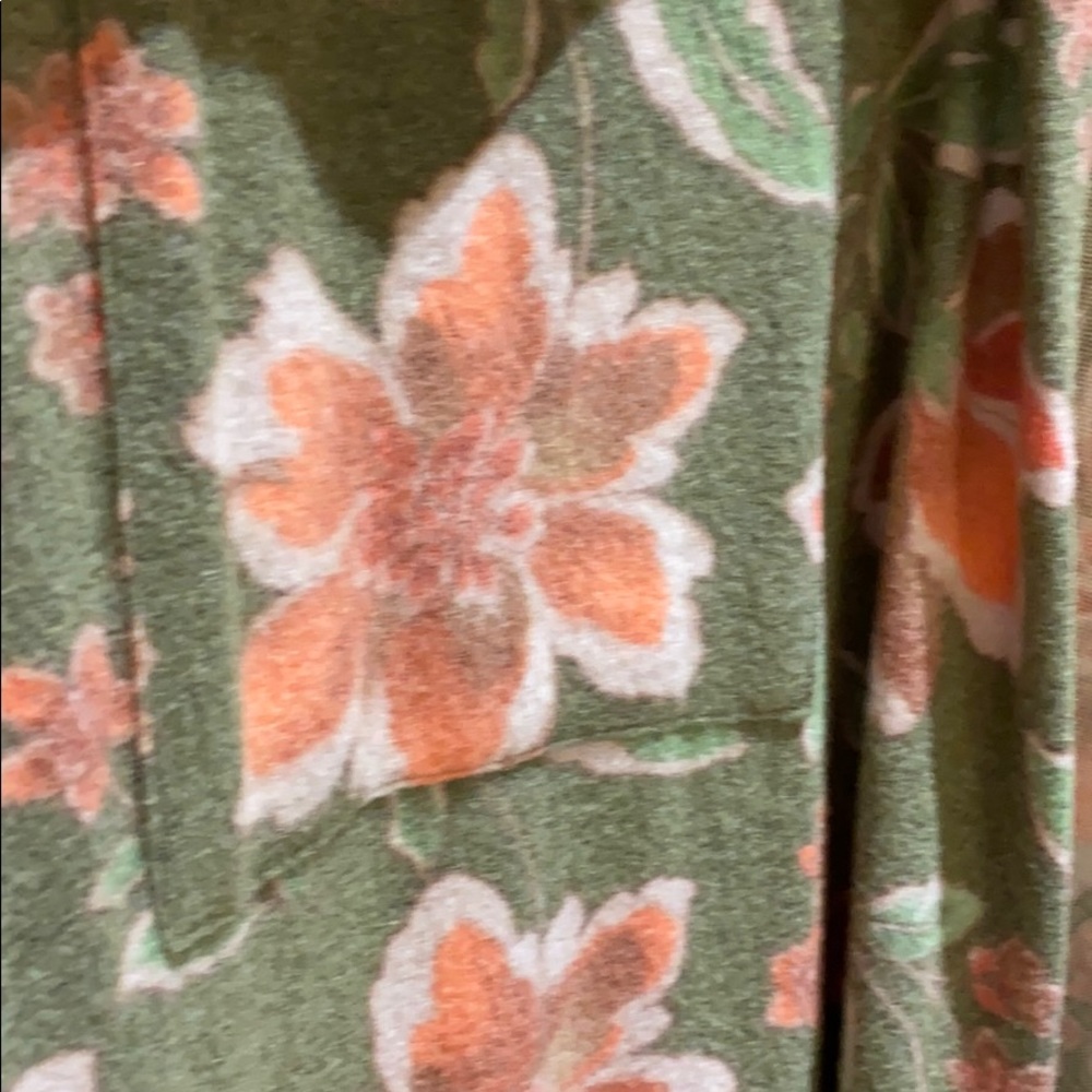 LulaRoe Sarah sweater size M - Picture 2 of 5